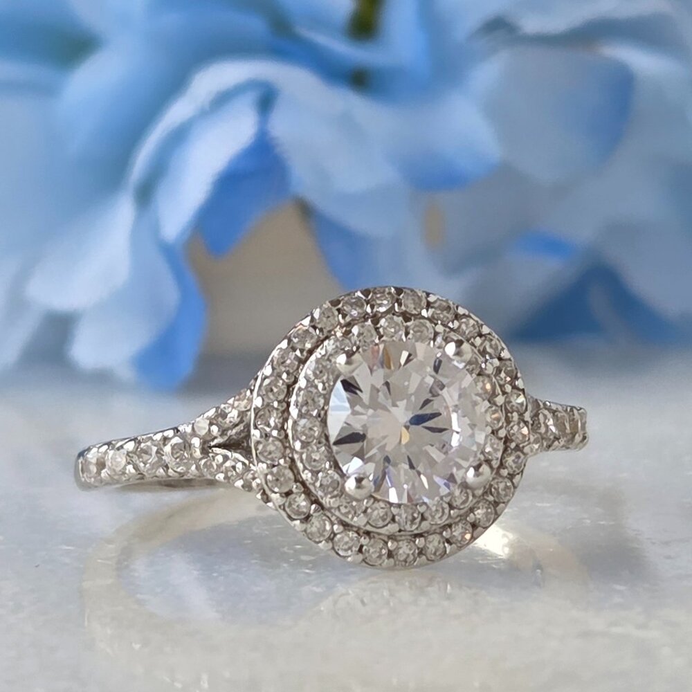 Round Halo Ring - 925 Sterling Silver Charmed Aroma Halo Promise Ring - Picture 4 of 6